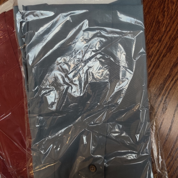 Stretch express short sleeve button down casual - Picture 2 of 8